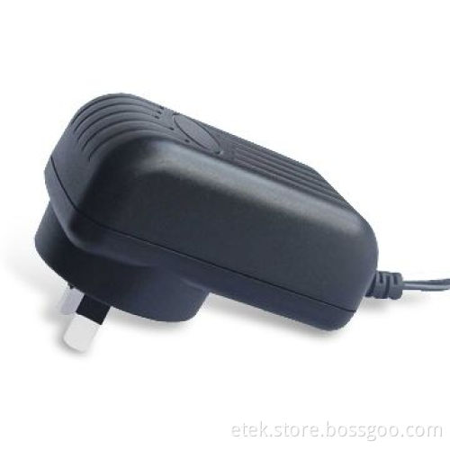 12W Switching Power Adapter with 0.25A Input/0 to 2A Output Current